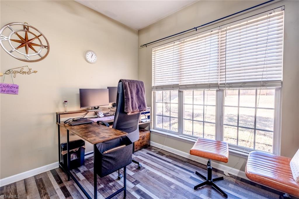 1416 Pondhaven Drive High Point, NC 27265 - Photo 22 of 34