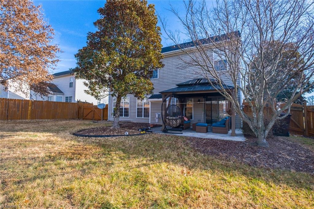 1416 Pondhaven Drive High Point, NC 27265 - Photo 4 of 34