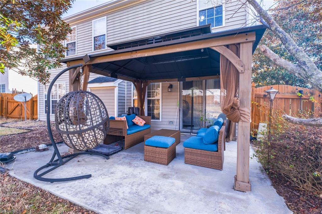 1416 Pondhaven Drive High Point, NC 27265 - Photo 5 of 34