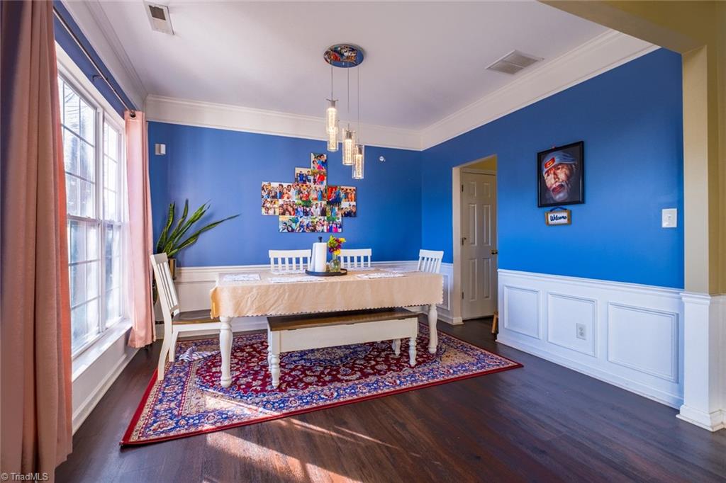 1416 Pondhaven Drive High Point, NC 27265 - Photo 7 of 34