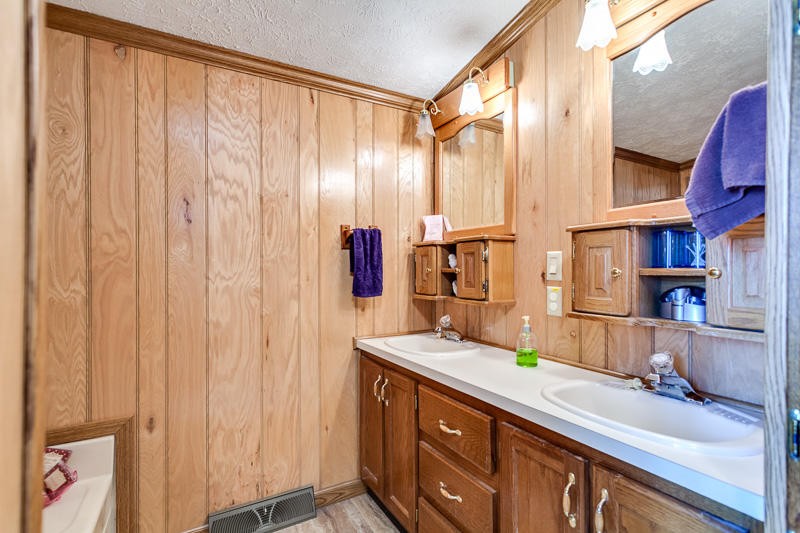 140 Nolan Lane Heiskell, TN 37754 - Photo 11 of 39