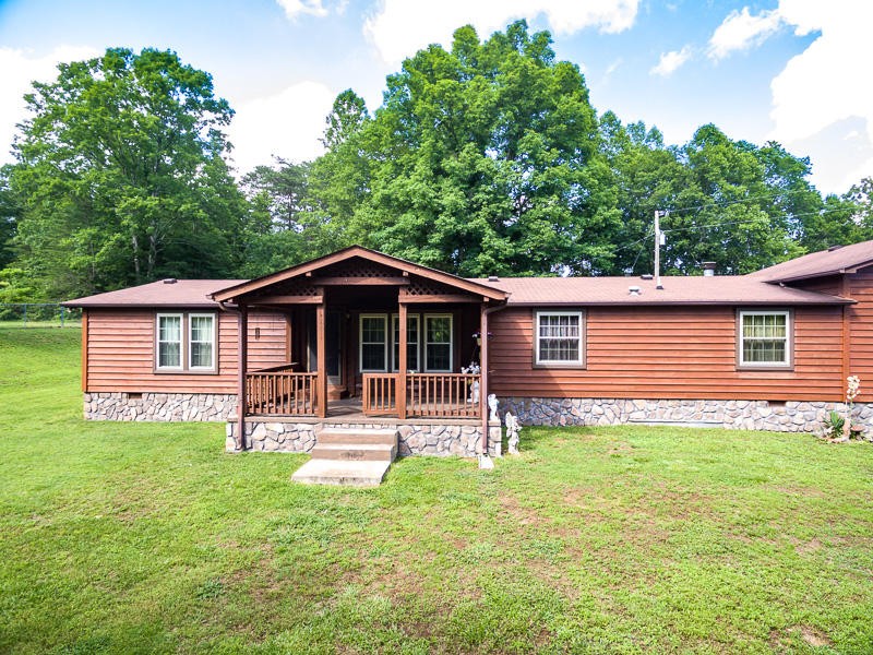 140 Nolan Lane Heiskell, TN 37754 - Photo 3 of 39