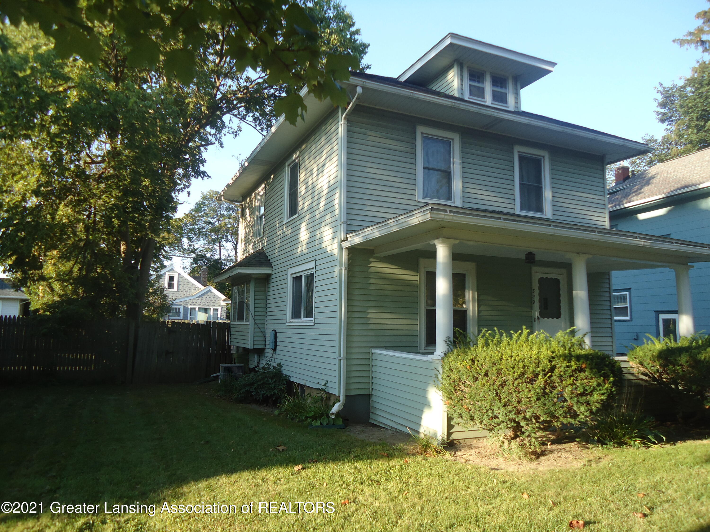 329 Kensington Road Lansing, MI 48910 - Photo 2 of 16 DSC04800