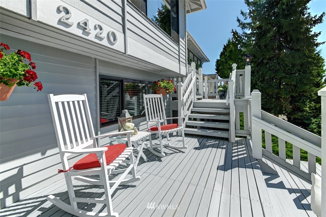 2420 Talbot Crest Drive South Renton, WA 98055 - Photo 2 of 32 Gallery Image 2