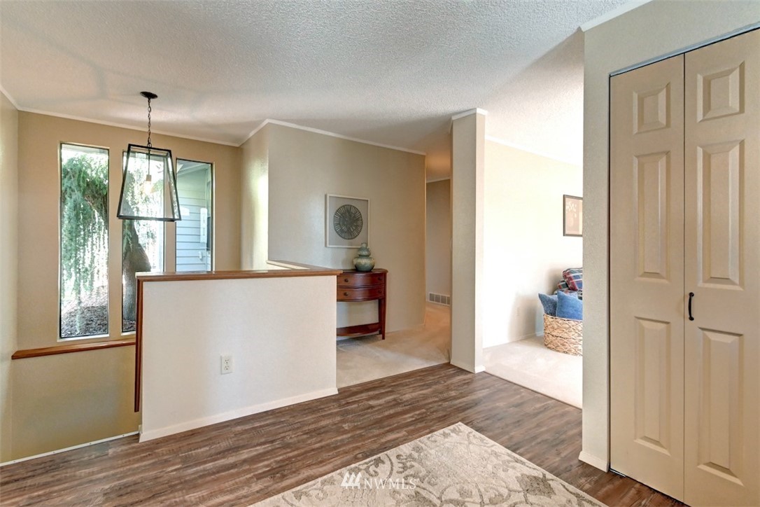 2420 Talbot Crest Drive South Renton, WA 98055 - Photo 3 of 32 Gallery Image 3