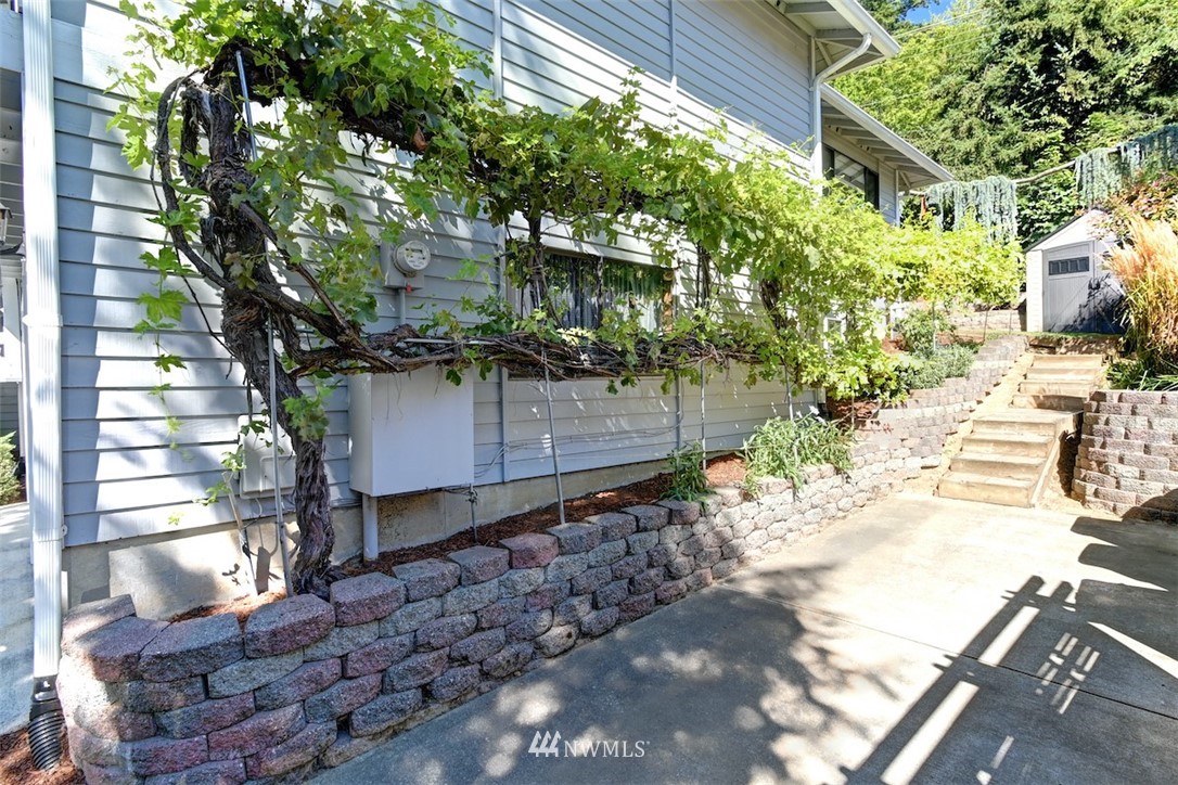 2420 Talbot Crest Drive South Renton, WA 98055 - Photo 32 of 32 Gallery Image 32
