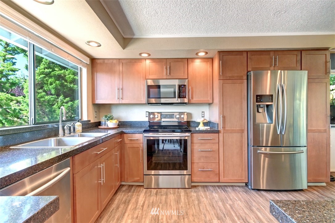 2420 Talbot Crest Drive South Renton, WA 98055 - Photo 5 of 32 Gallery Image 5
