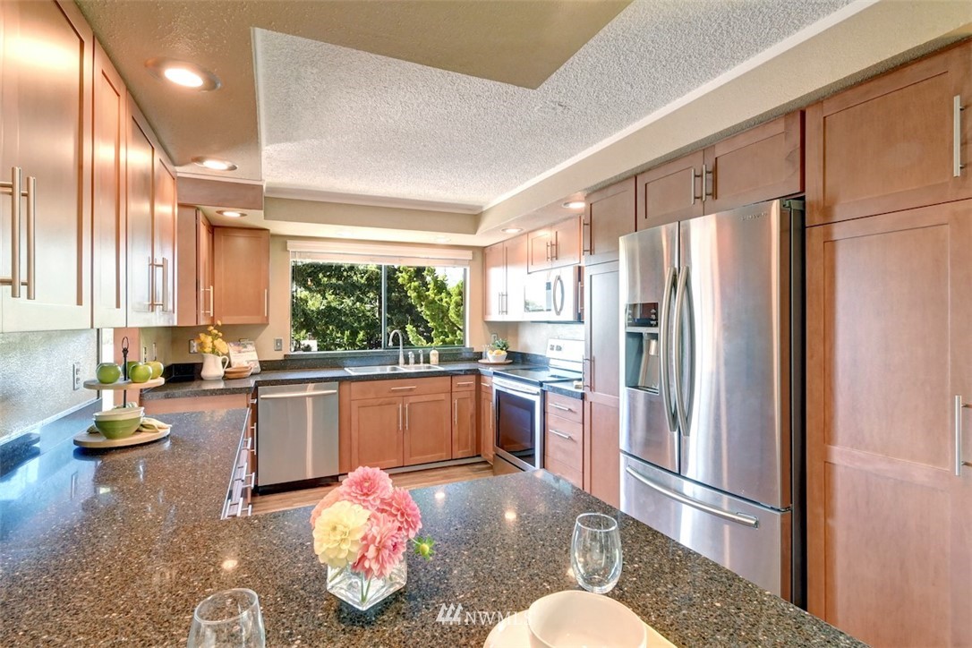 2420 Talbot Crest Drive South Renton, WA 98055 - Photo 6 of 32 Gallery Image 6