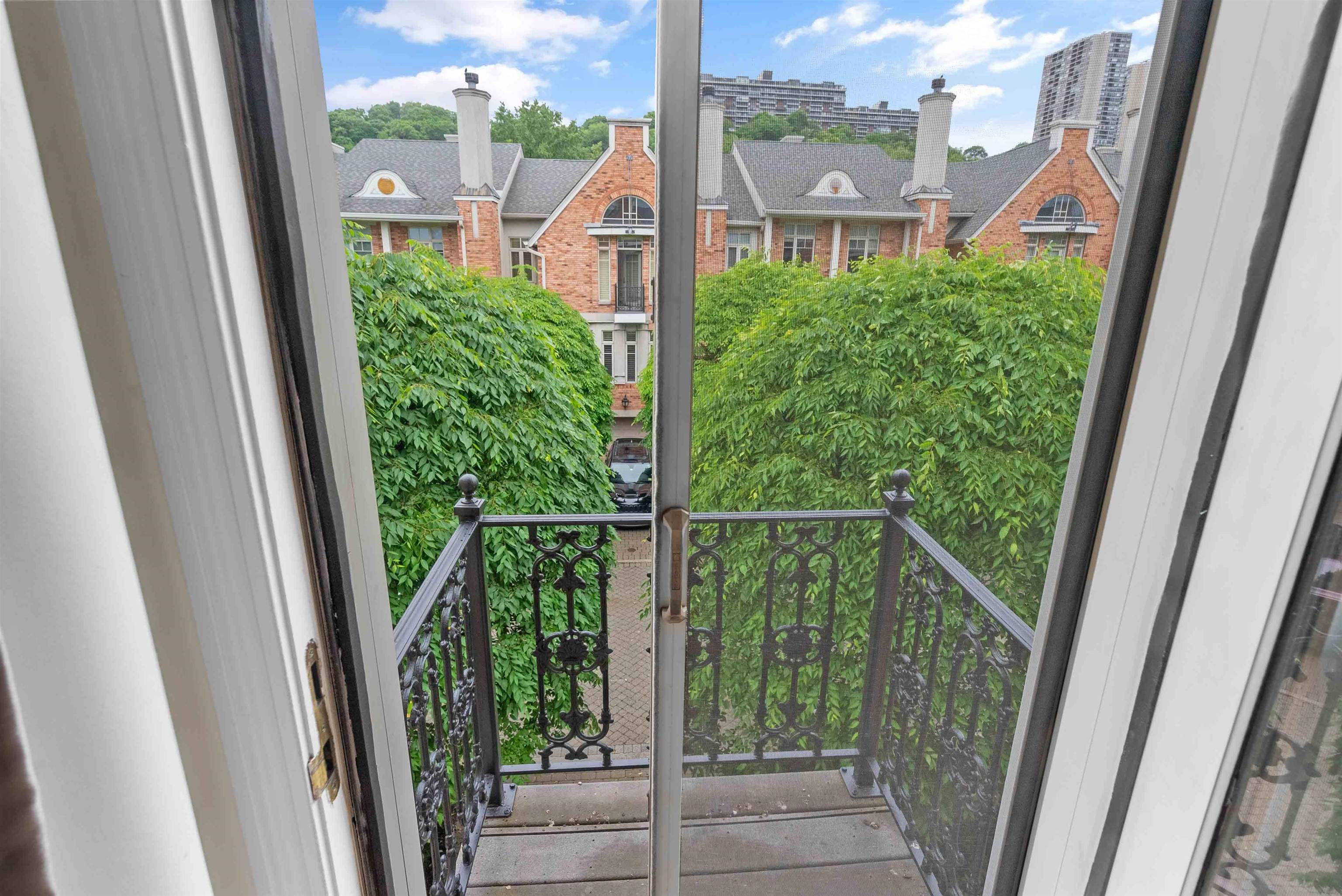 103 Hudson Cove Edgewater, NJ 07020 - Photo 27 of 49
