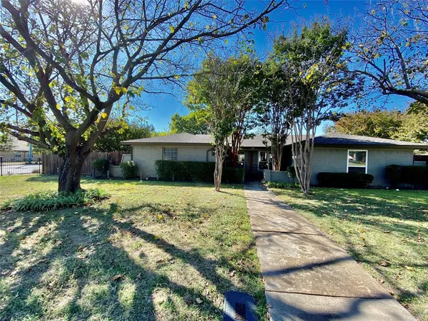 $1,650 | 801 Irwin Drive, Unit A, Hurst, TX 76053