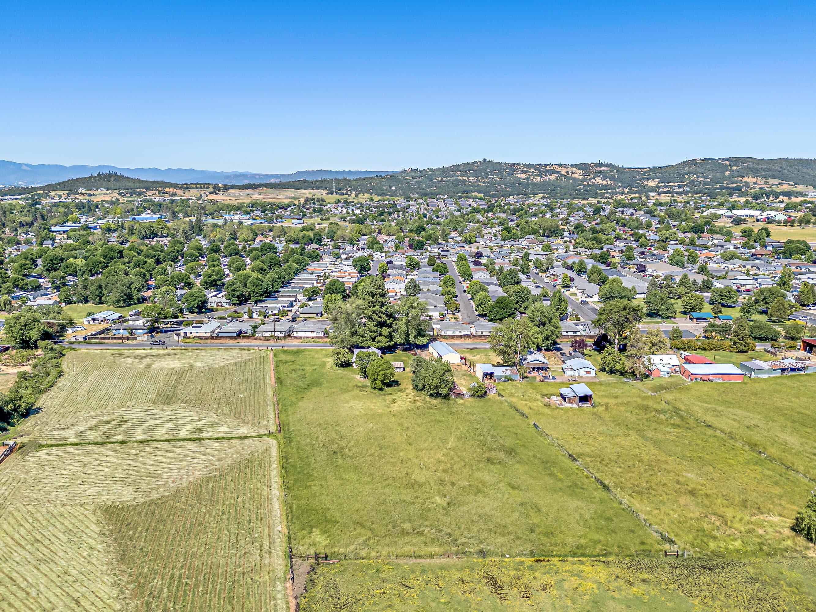 144 Reese Creek Road Eagle Point, OR 97524 - Photo 36 of 39 DJI_20250602102747_0142_D