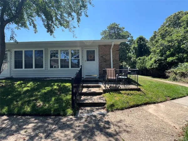 $2,350 | 311 Woodbridge Drive, Unit D, Ridge, NY 11961
