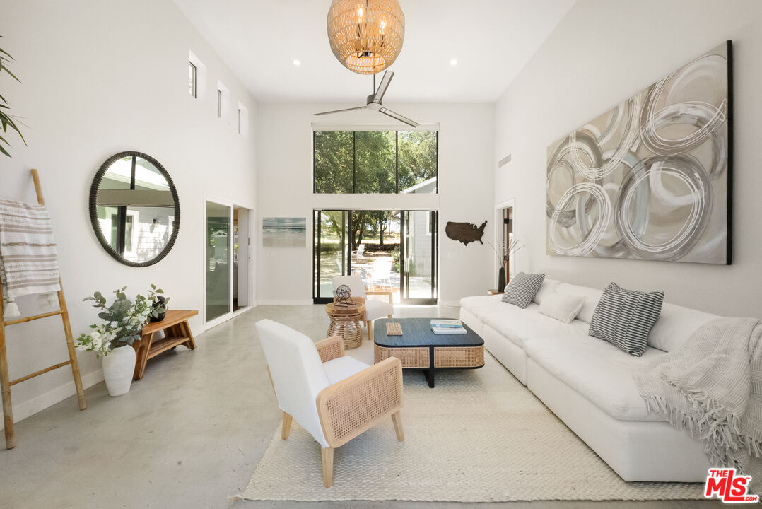 606 Thrift Road Malibu, CA 90265 - Photo 5 of 25