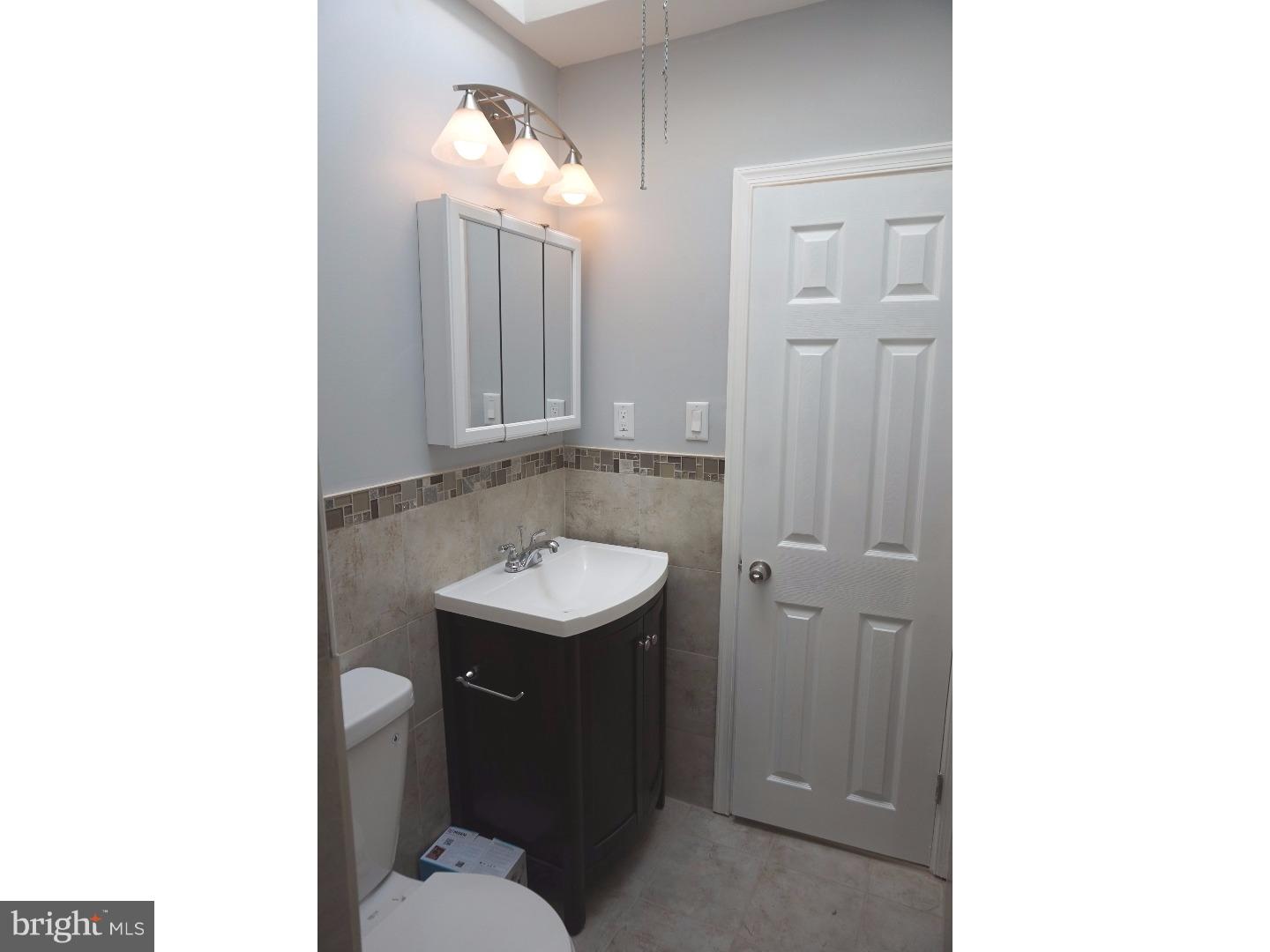 5732 Nassau Road Philadelphia, PA 19131 - Photo 9 of 18 Master Bathroom
