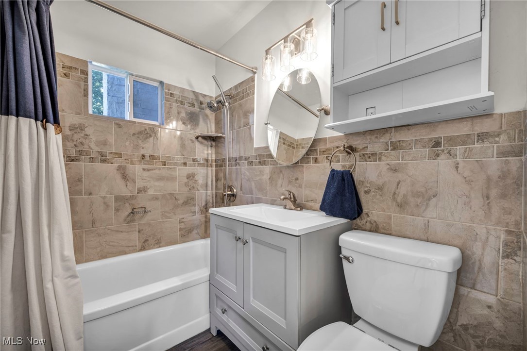1637 Lander Road Cleveland, OH 44124 - Photo 12 of 25