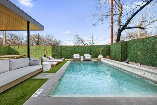 $9,995 | 1304 Comal Street, Austin, TX 78702