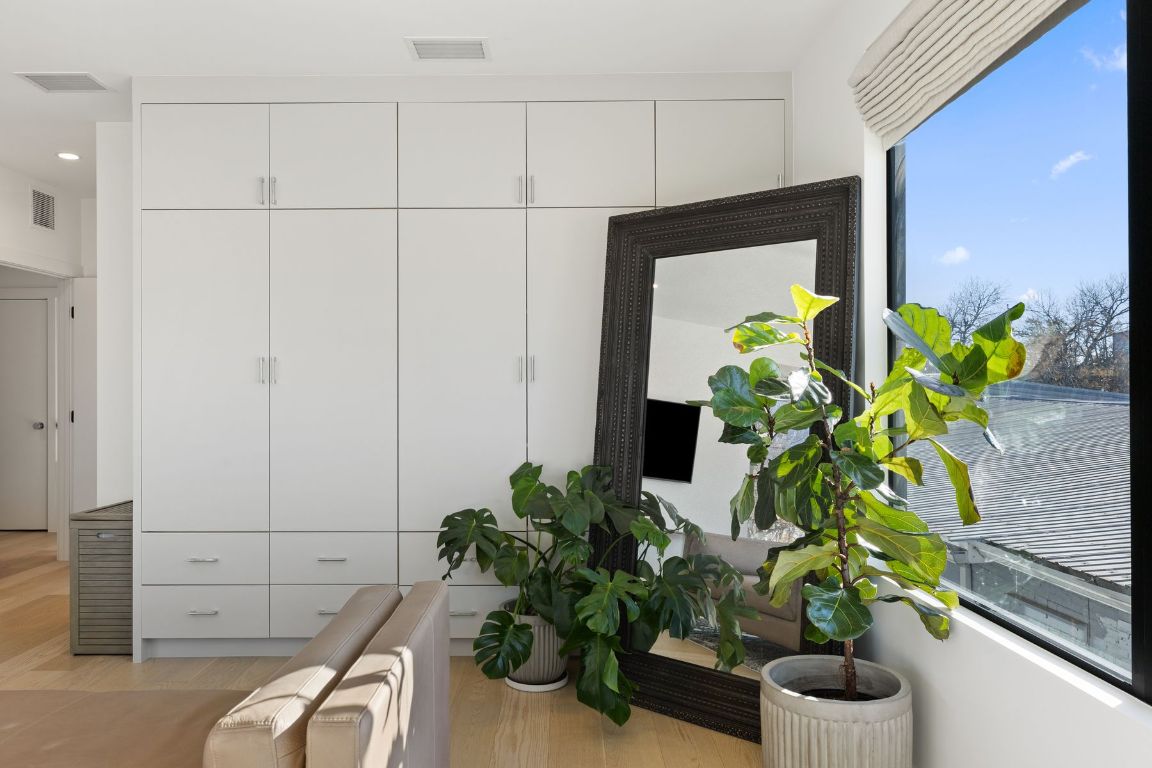 1304 Comal Street Austin, TX 78702 - Photo 26 of 39