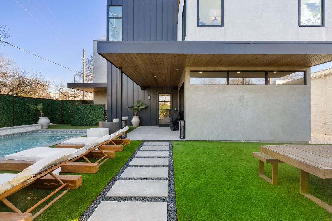 1304 Comal Street Austin, TX 78702 - Photo 38 of 39