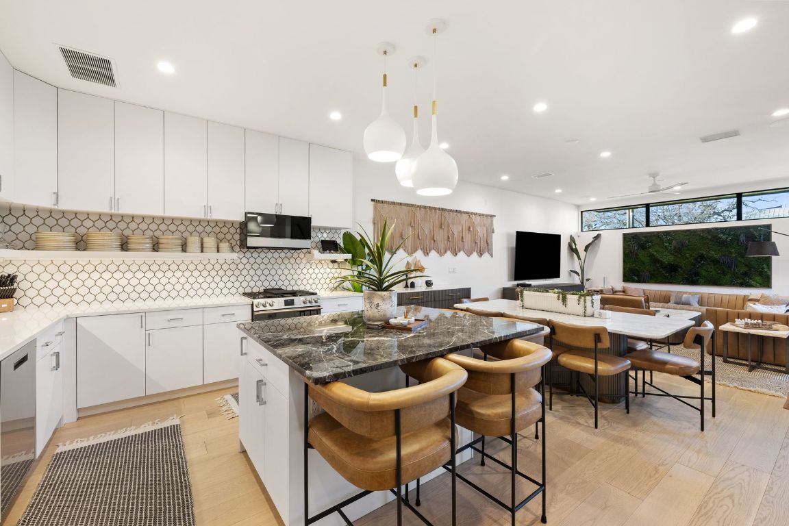 1304 Comal Street Austin, TX 78702 - Photo 8 of 39