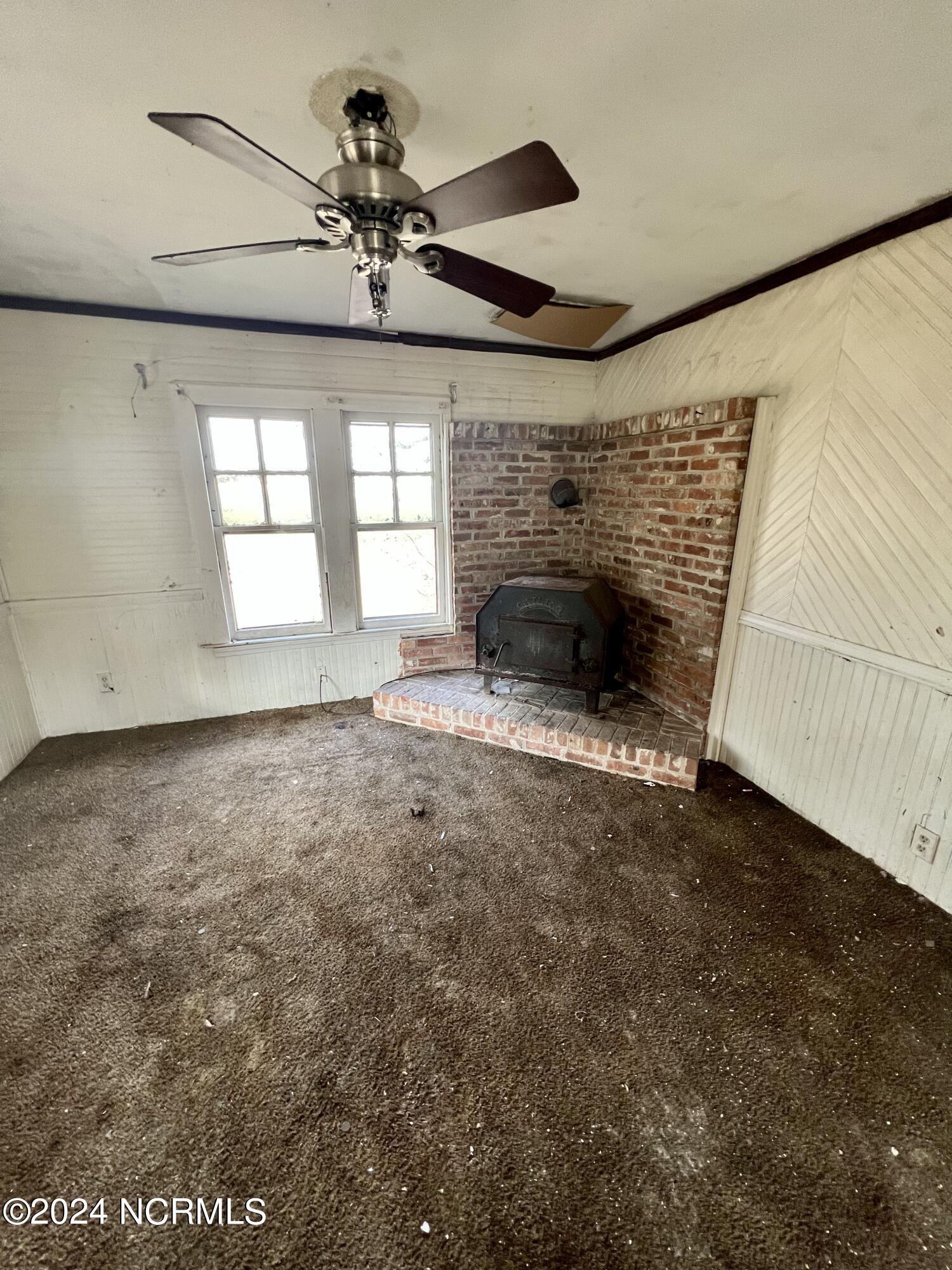 250 Tiptoe Road Edenton, NC 27932 - Photo 4 of 17 Living Room