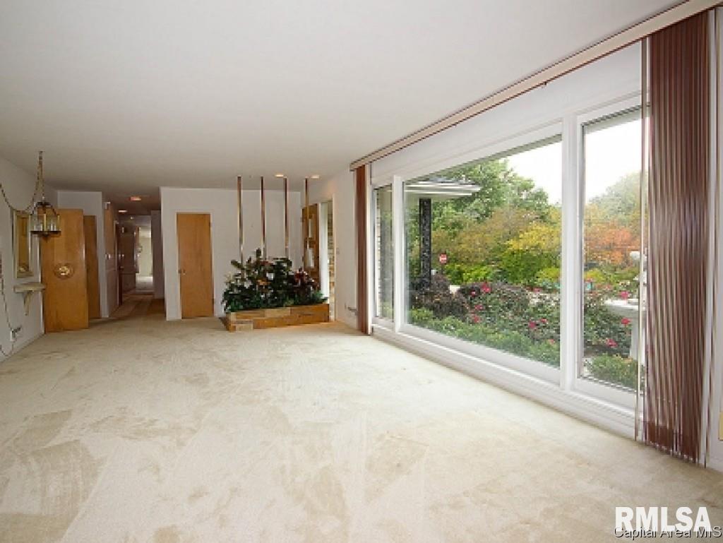 2 Top Hill Lane Springfield, IL 62704 - Photo 2 of 25 Gallery Image 2