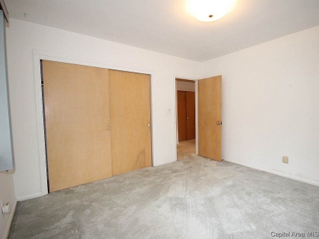 2 Top Hill Lane Springfield, IL 62704 - Photo 13 of 25 Gallery Image 13