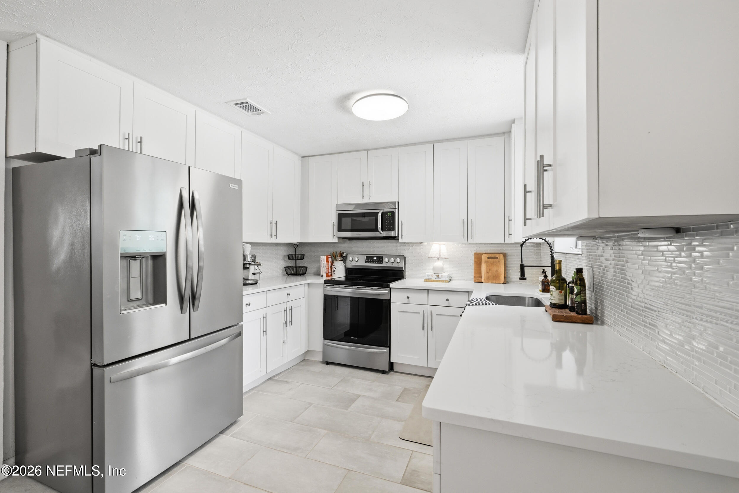 4641 Westfield Road Jacksonville, FL 32210 - Photo 13 of 43 9_lens2listing-21