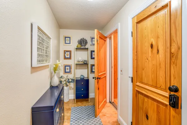 a view of a water fountain in front of a building