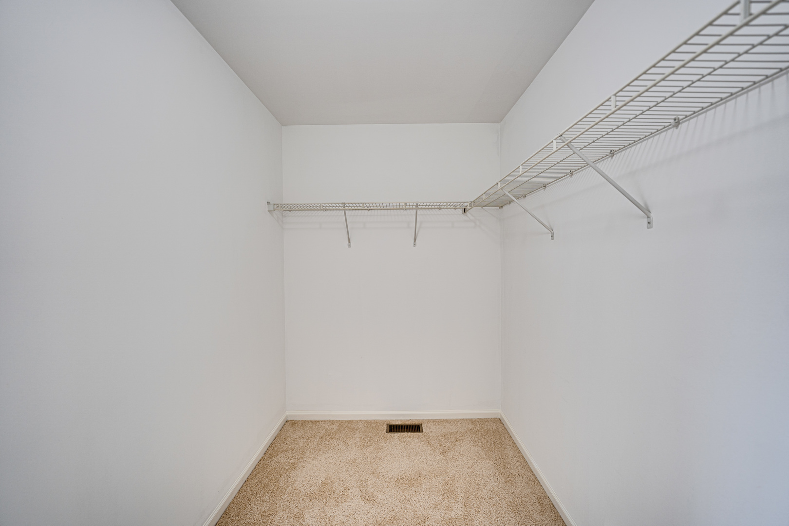 3821 Bailey Road, Unit 3821 Yorkville, IL 60560 - Photo 18 of 22 a view of small space