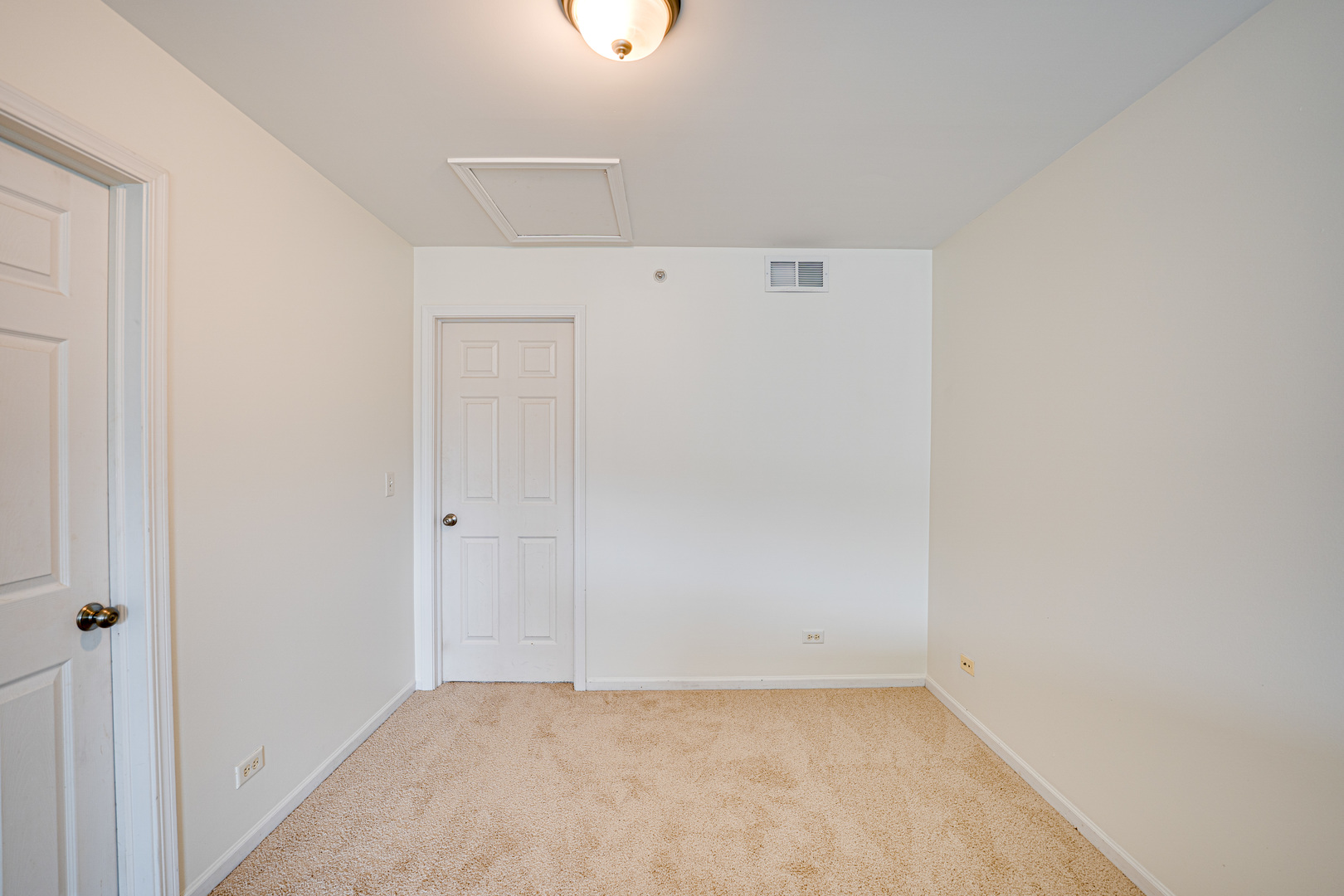 3821 Bailey Road, Unit 3821 Yorkville, IL 60560 - Photo 10 of 22 a view of a room