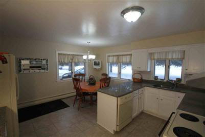 8045 Davison Road Davison, MI 48423 - Photo 3 of 15 20196686-2.JPG