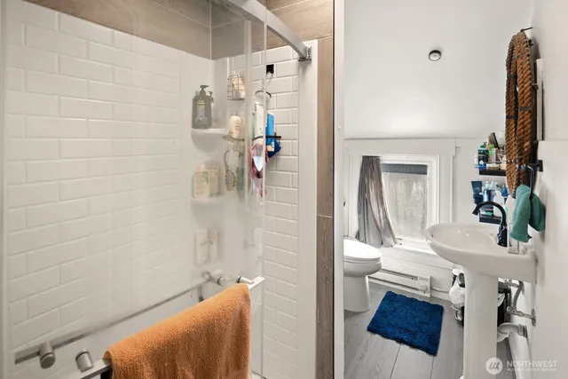 $1,299,900 | 2011 East James Street, Seattle, WA 98122