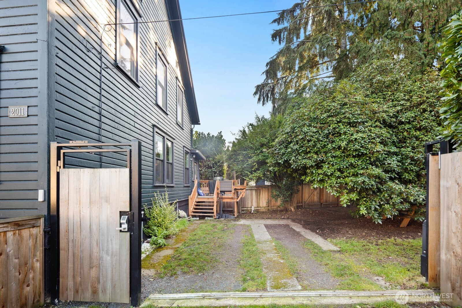 2011 East James Street Seattle, WA 98122 - Photo 30 of 40