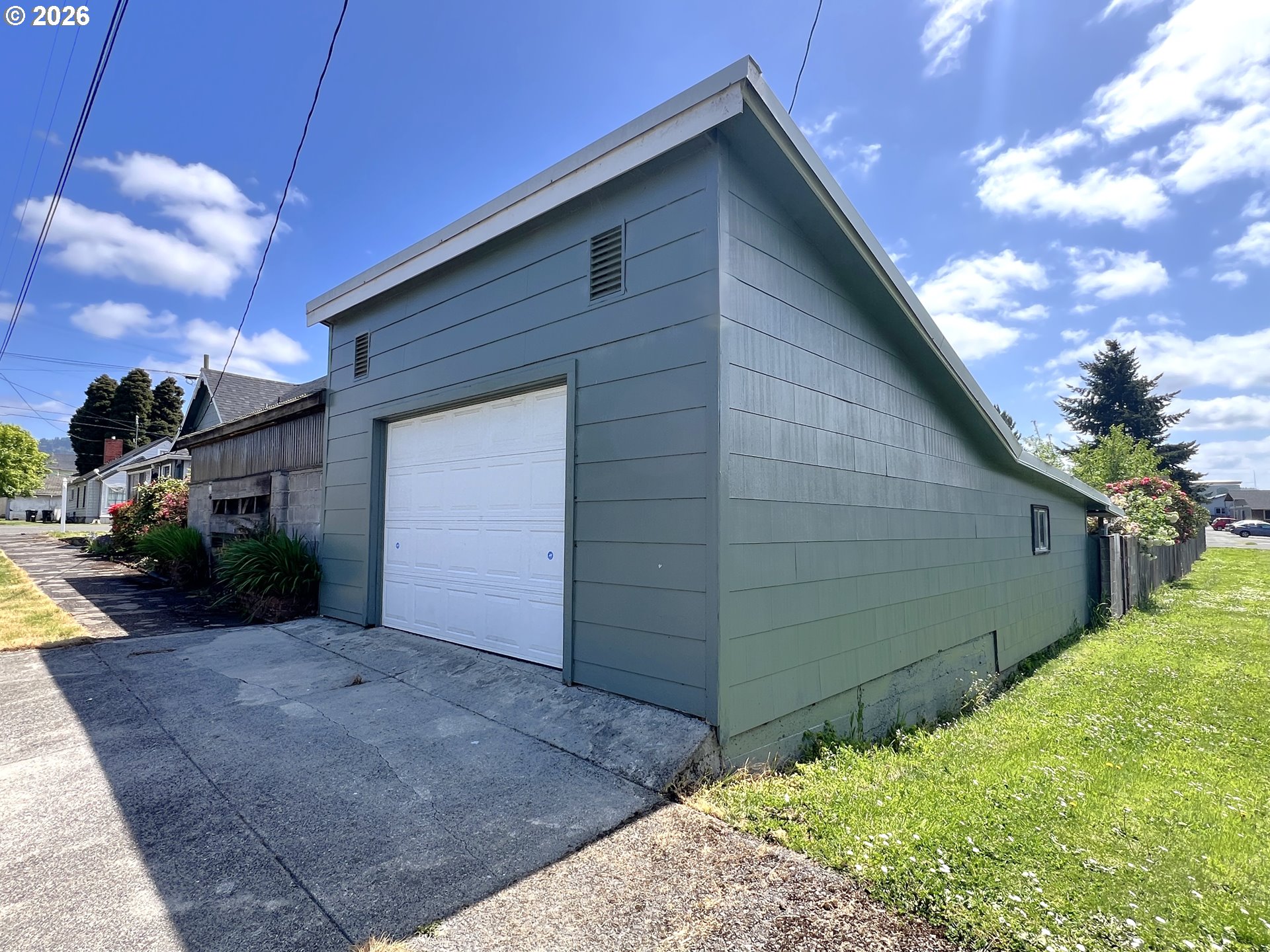 432 Cedar Street Myrtle Point, OR 97458 - Photo 2 of 35