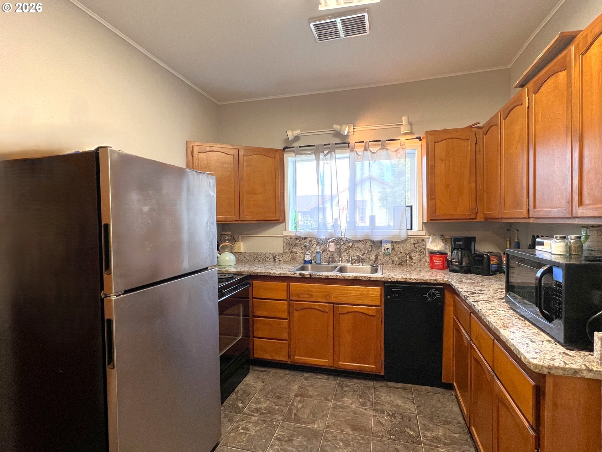 432 Cedar Street Myrtle Point, OR 97458 - Photo 6 of 35