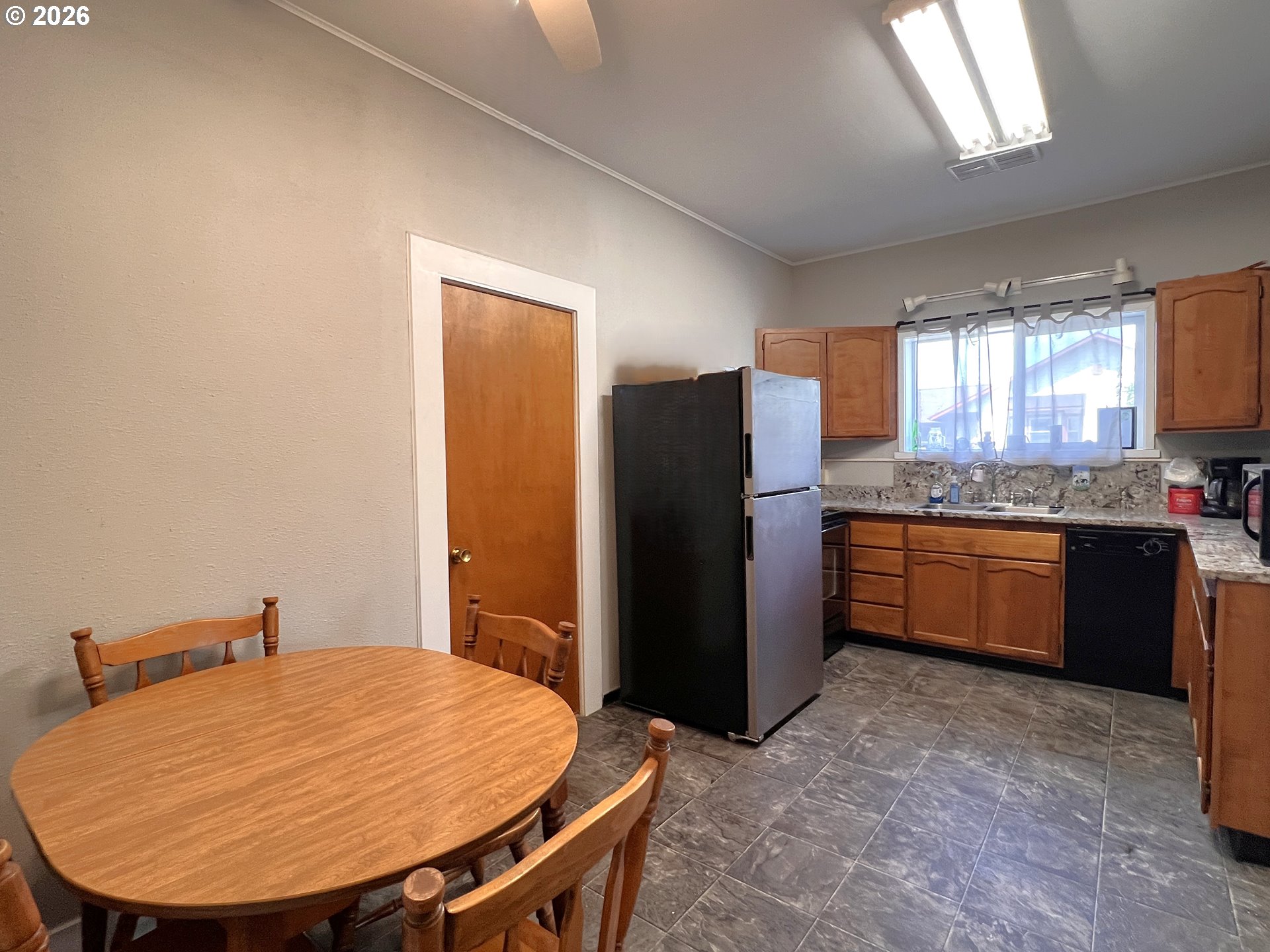 432 Cedar Street Myrtle Point, OR 97458 - Photo 8 of 35