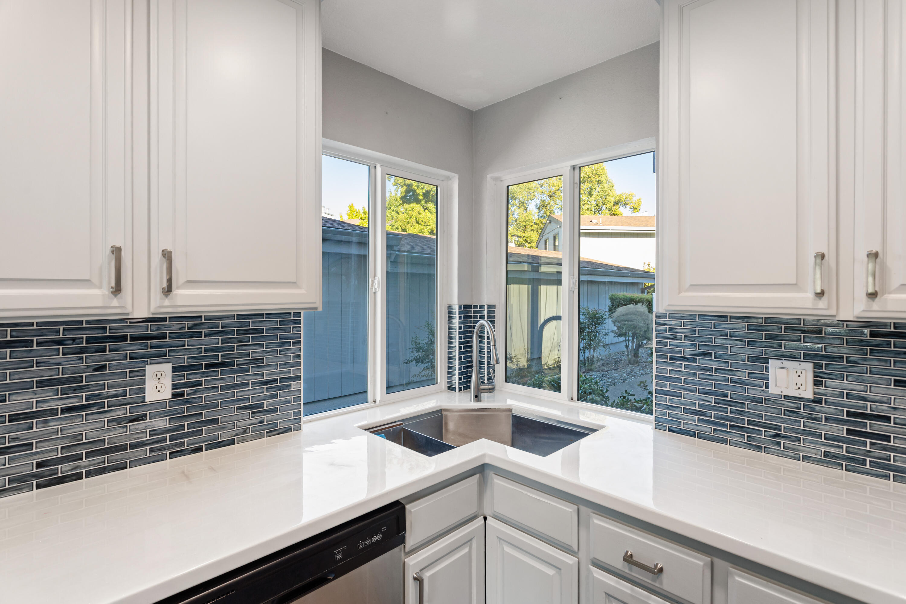 249 Ridgetop Drive, Unit 140 Redding, CA 96003 - Photo 8 of 25 Interior03