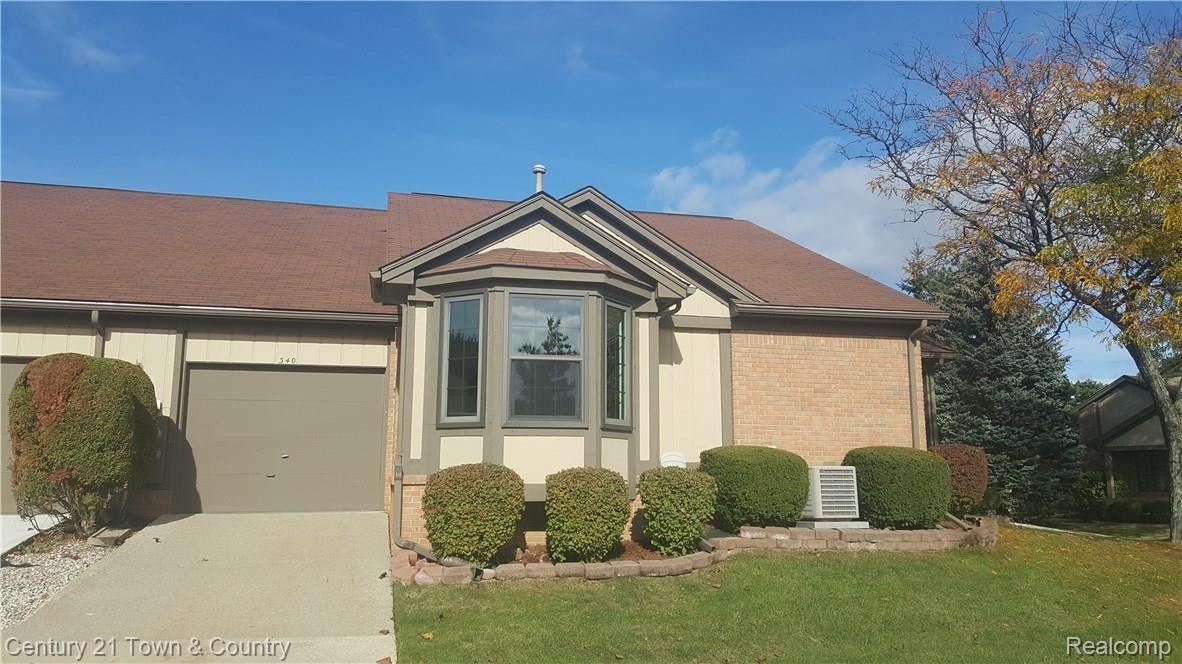 340 Meadow Bridge Drive Rochester, MI 48307 - Photo 2 of 26 Garage View
