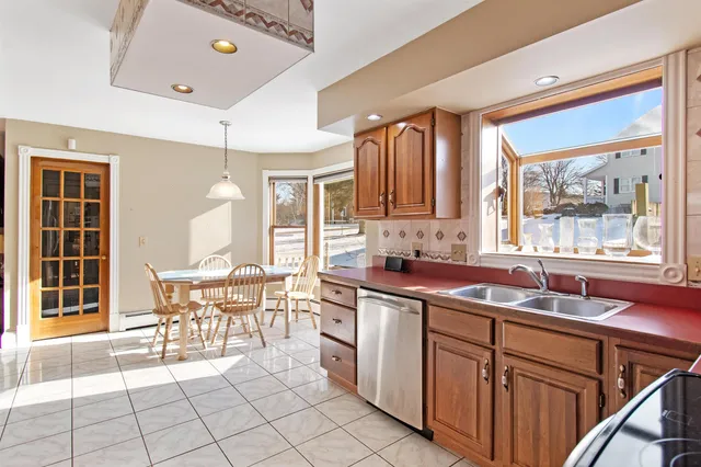 $599,000 | 7 Bay View Drive, St. Albans Town, VT 05478