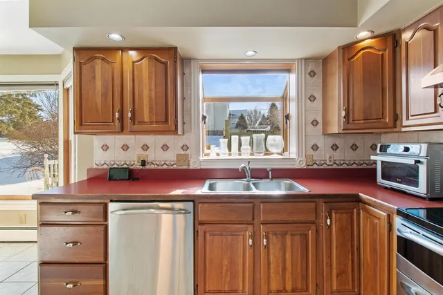 $599,000 | 7 Bay View Drive, St. Albans Town, VT 05478