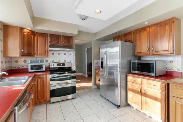 $599,000 | 7 Bay View Drive, St. Albans Town, VT 05478