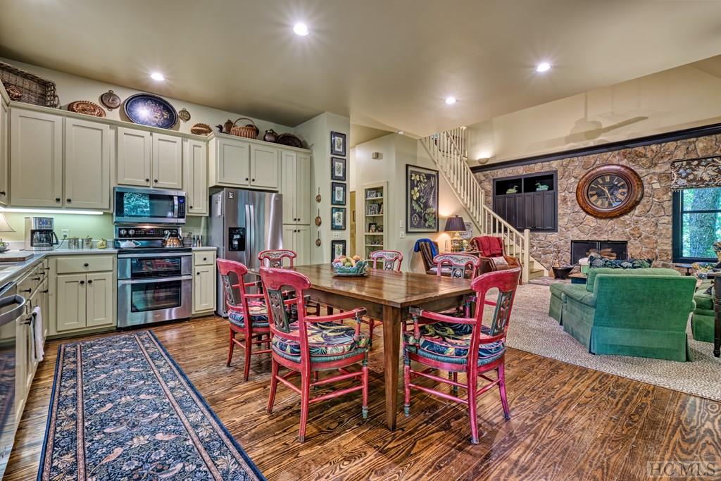 31 Randall Road Highlands, NC 28741 - Photo 7 of 25 Gallery Image 7