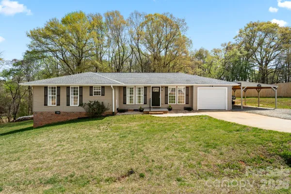 $278,000 | 154 Shadowgate Drive, Forest City, NC 28043