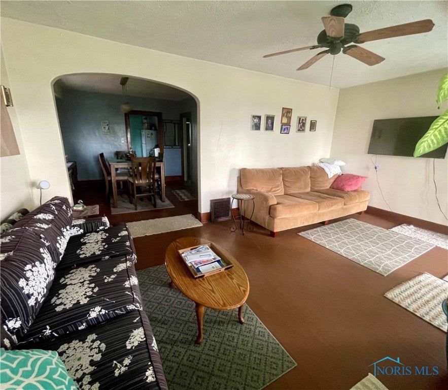 2317 Pickle Road Oregon, OH 43616 - Photo 15 of 31 Gallery Image 15