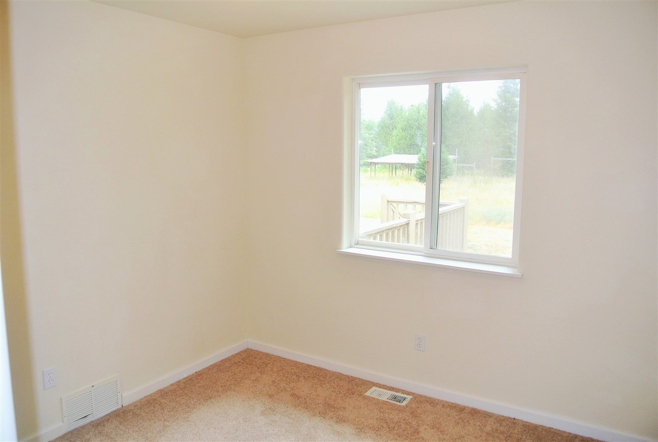 13401 East Bridges Road Elk, WA 99009 - Photo 6 of 20