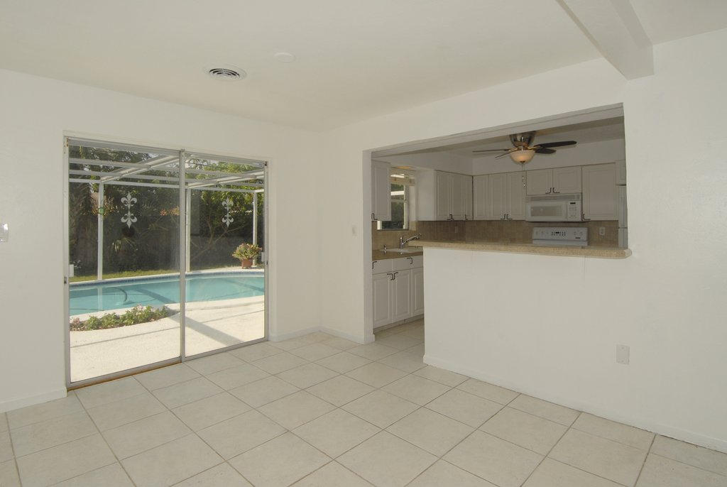 222 Southwest 11th Place Boca Raton, FL 33432 - Photo 6 of 23 Dining_Room (1)