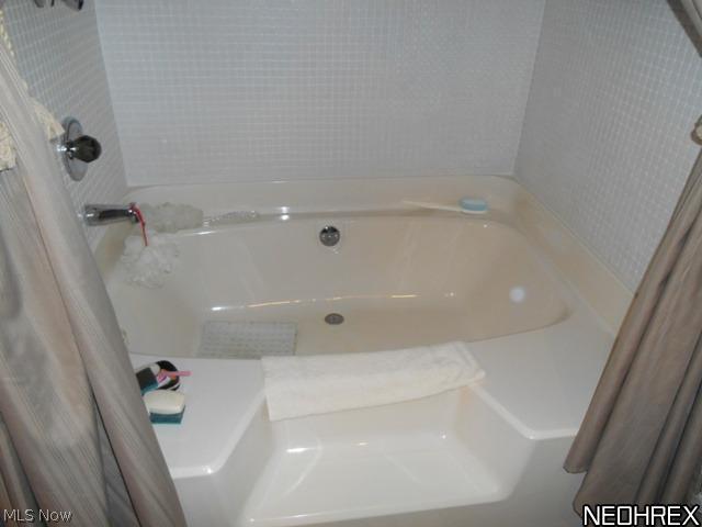 5894 Pymatuning Lake Road Andover, OH 44003 - Photo 12 of 22 FULL BATH TUB