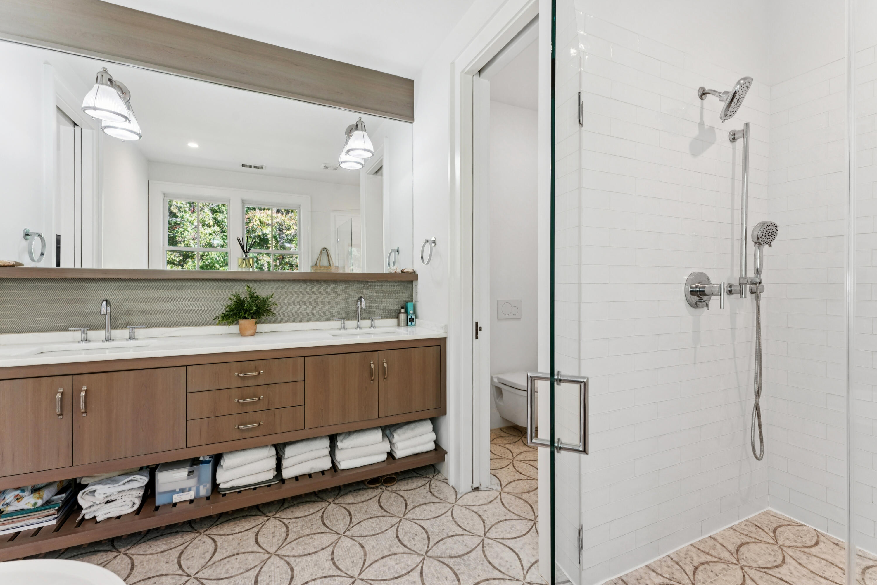 1142 Fulton Hall Lane Mount Pleasant, SC 29466 - Photo 22 of 44 1142FultonHallLn-KeenEyeMarketing-079