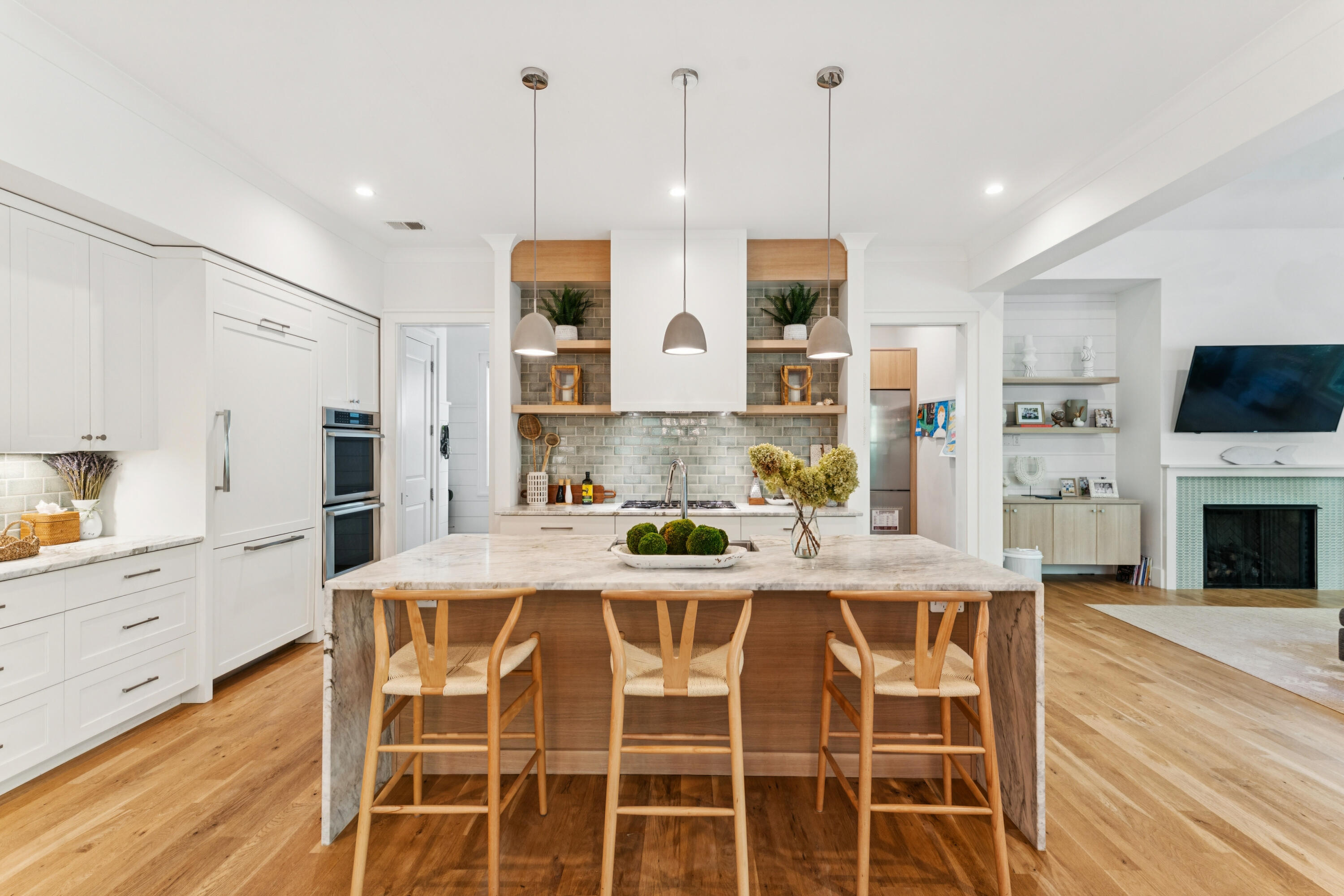 1142 Fulton Hall Lane Mount Pleasant, SC 29466 - Photo 3 of 44 1142FultonHallLn-KeenEyeMarketing-036