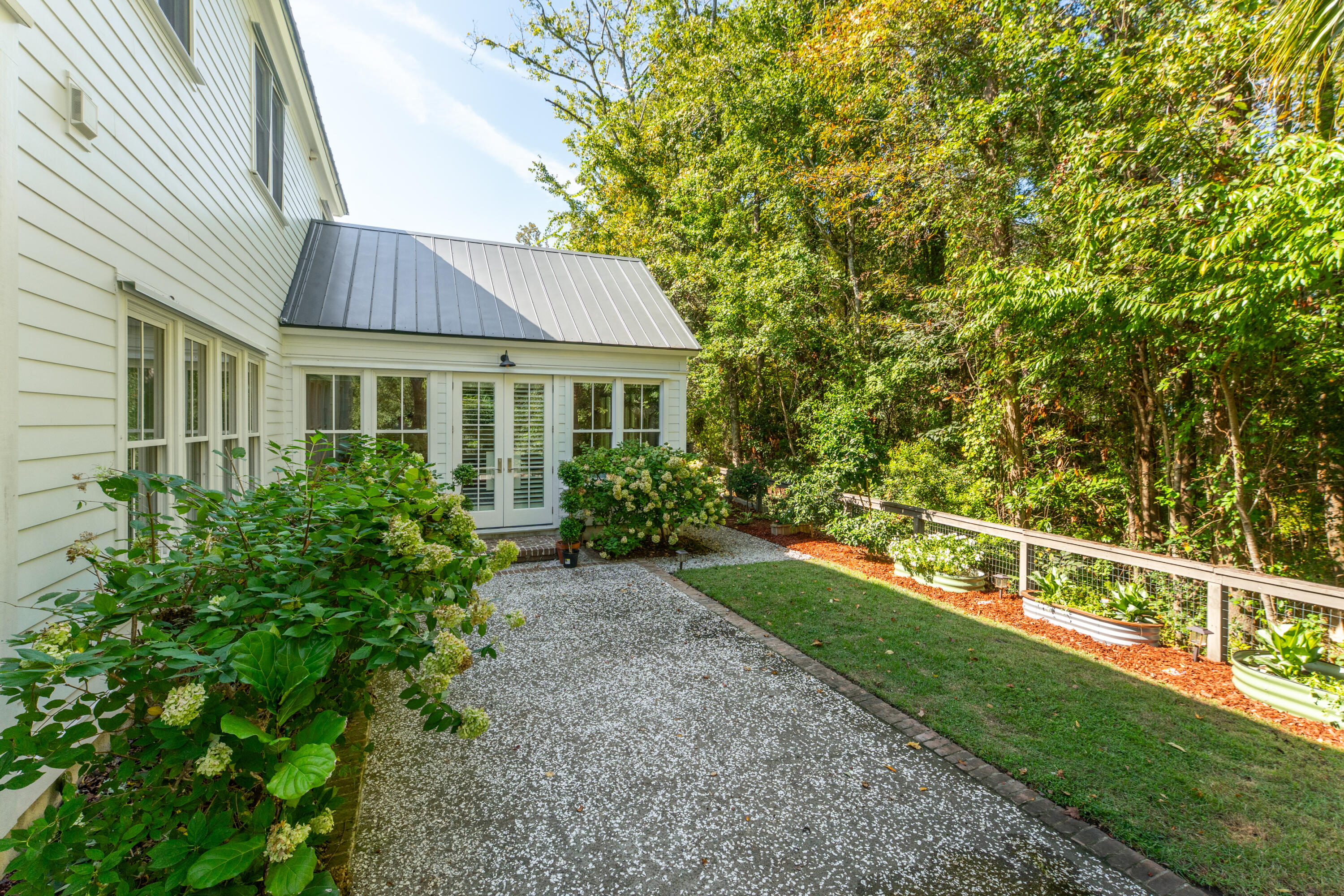 1142 Fulton Hall Lane Mount Pleasant, SC 29466 - Photo 35 of 44 1142FultonHallLn-KeenEyeMarketing-099